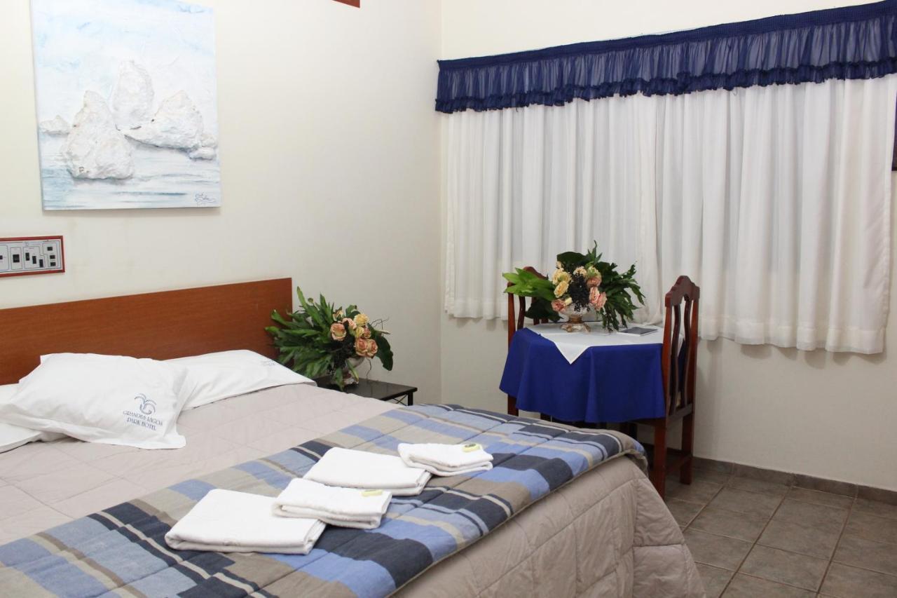 Grandes Lagos Park Hotel Jales ภายนอก รูปภาพ